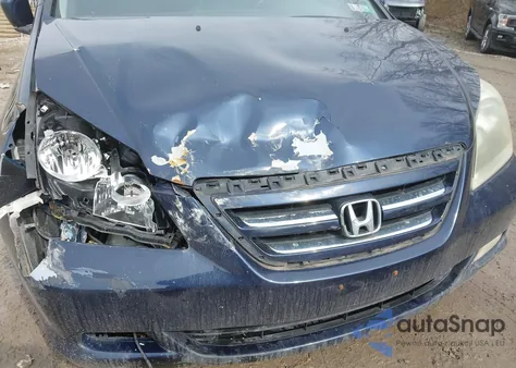 2006 Honda Odyssey Touring z USA, uszkodzony, nr VIN 5FNRL38816B067243